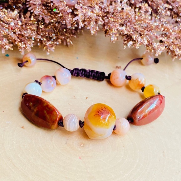 Natural Agate Adjustable Macrame Cord Bracelet - Picture 5 of 7